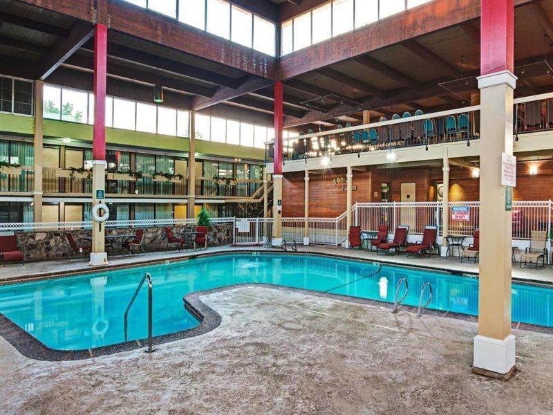 Ramada Overland Park Mission Exteriér fotografie